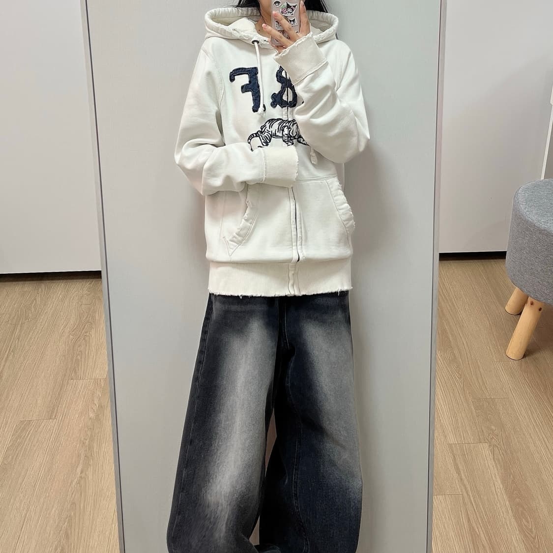 아베크롬비 타이거 자수로고 화이트 후드집업 상품이미지1