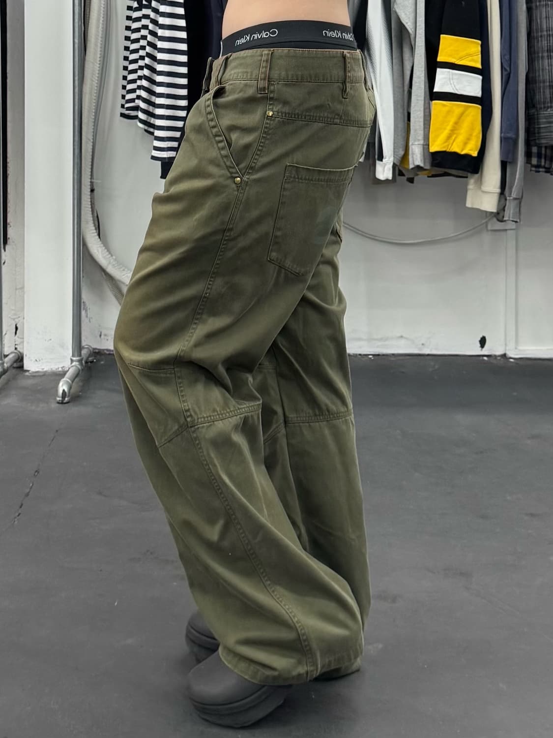 아디다스 백로고 카키 코튼팬츠 상품이미지5