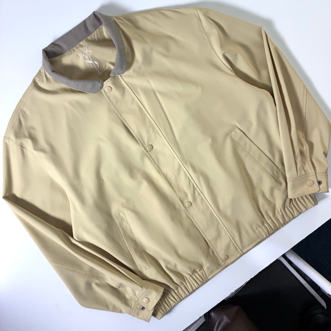 Ysl 입생로랑 라이트 베이지 폴리쉘 자켓 상품이미지2