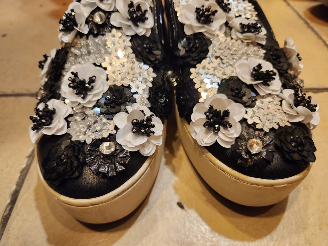 마이클코어스 블랙 플라워 슬립온 상품이미지2