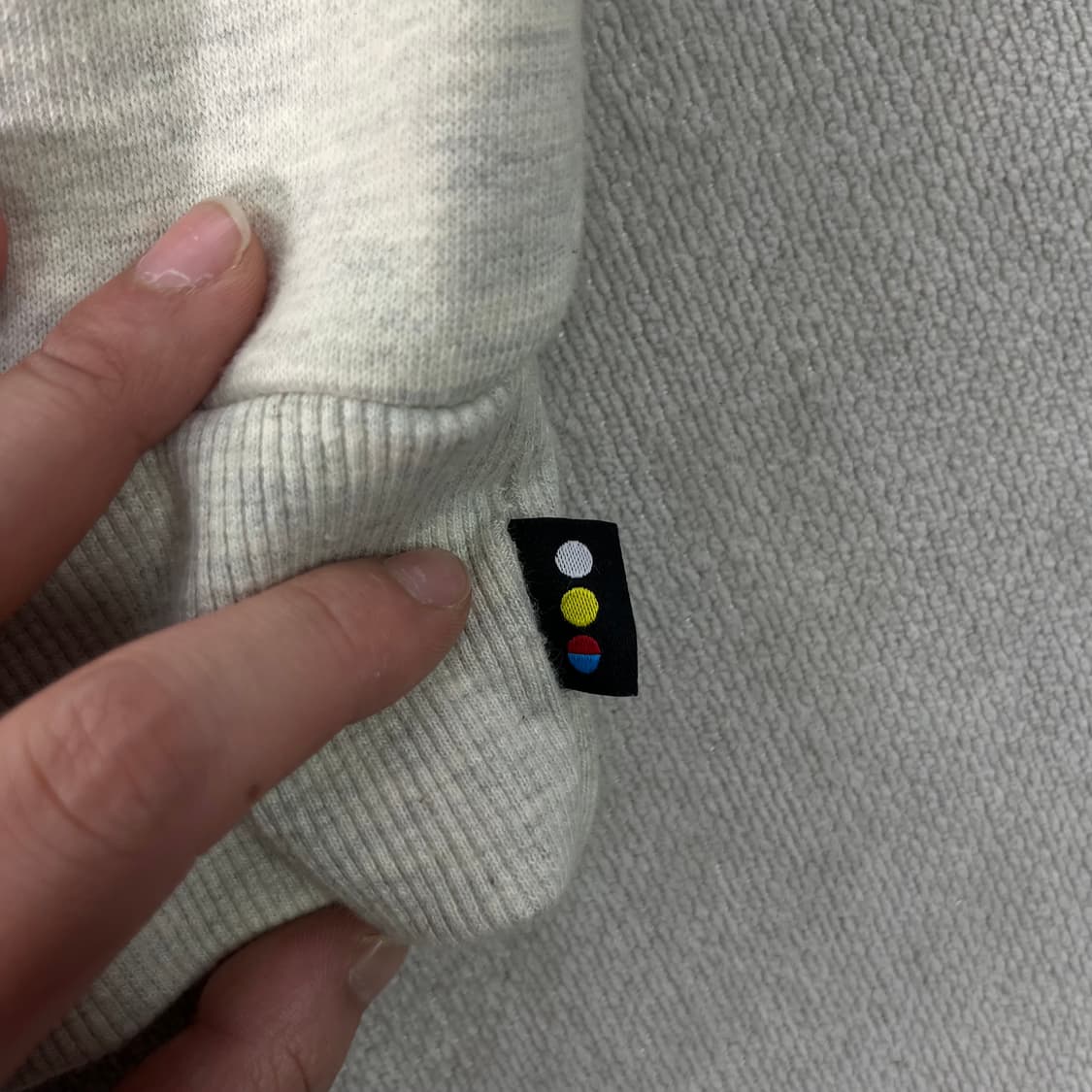 110 아이앱 스튜디오 오트밀 버건디 반집업 맨투맨 상품이미지8