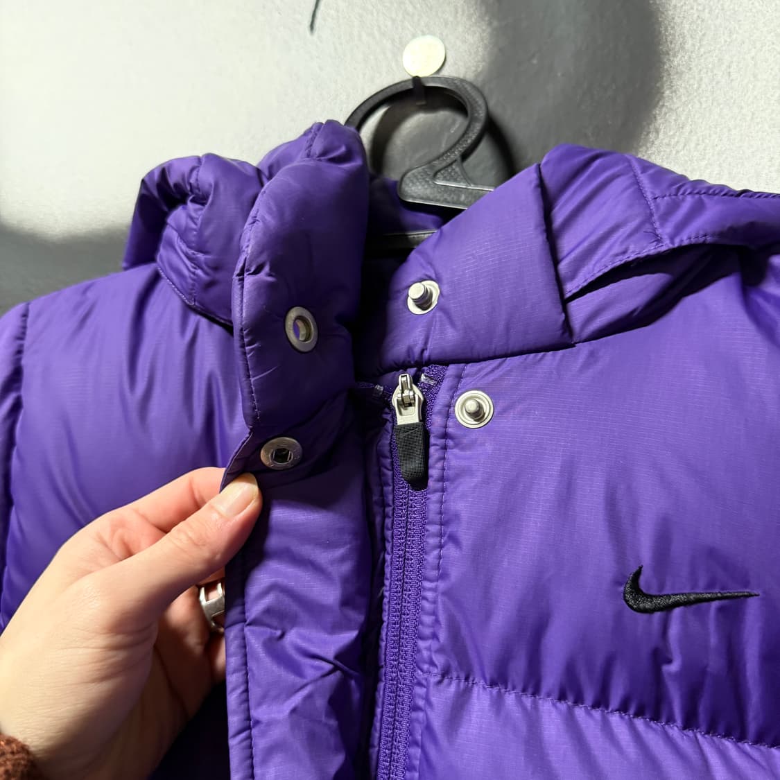 나이키 스몰 스우시 후드 탈 부착 덕 다운 점퍼 상품이미지5