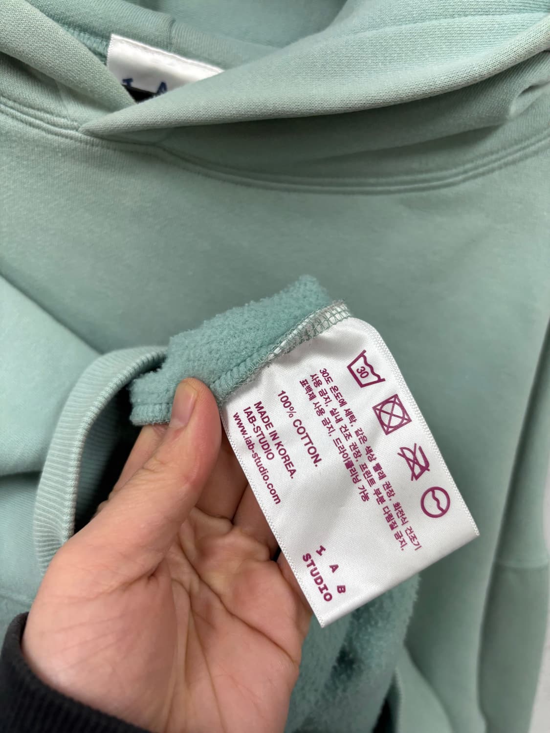 IAB 아이앱 스튜디오 후드티 상품이미지6