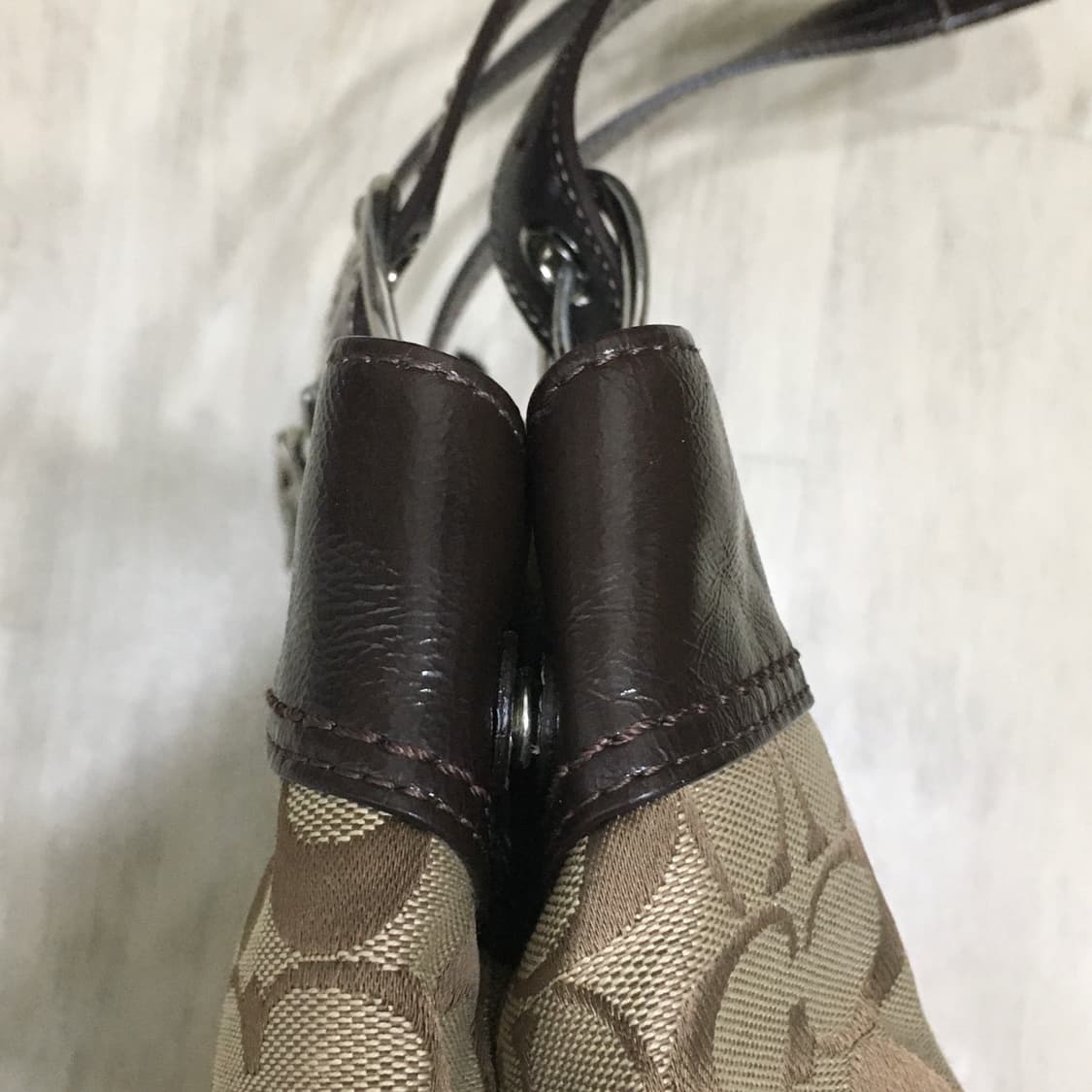 코치 빈티지 시그니처 숄더백 - 브라운 상품이미지8