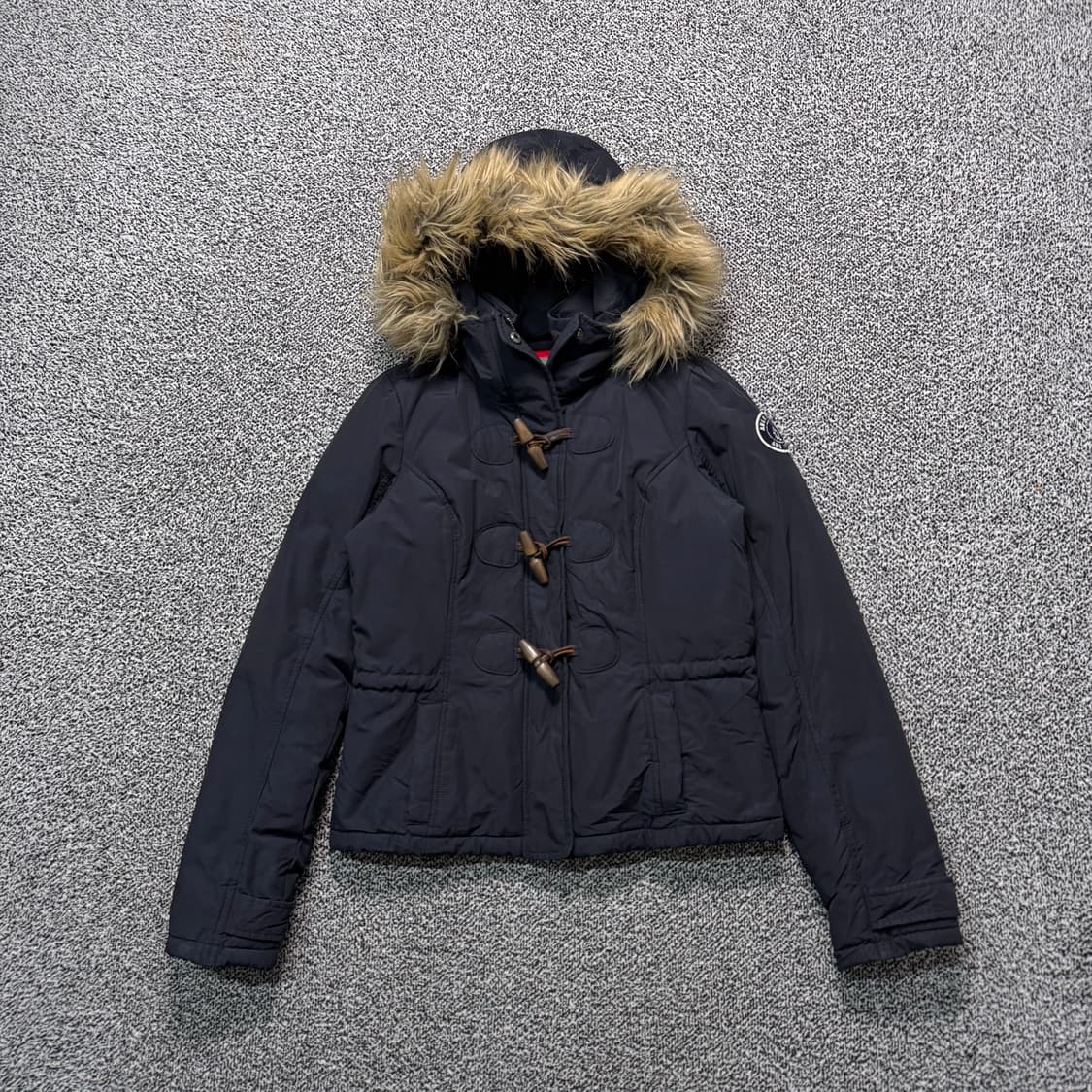 Name : 아베크롬비 울프죠 쓰리버튼 퍼 크롭 숏패딩 :)  상품이미지1