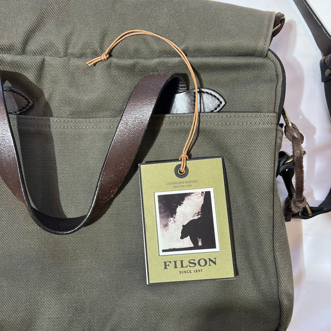 필슨 러기드 트윌 오리지널 브리프케이스 오터그린 상품이미지9