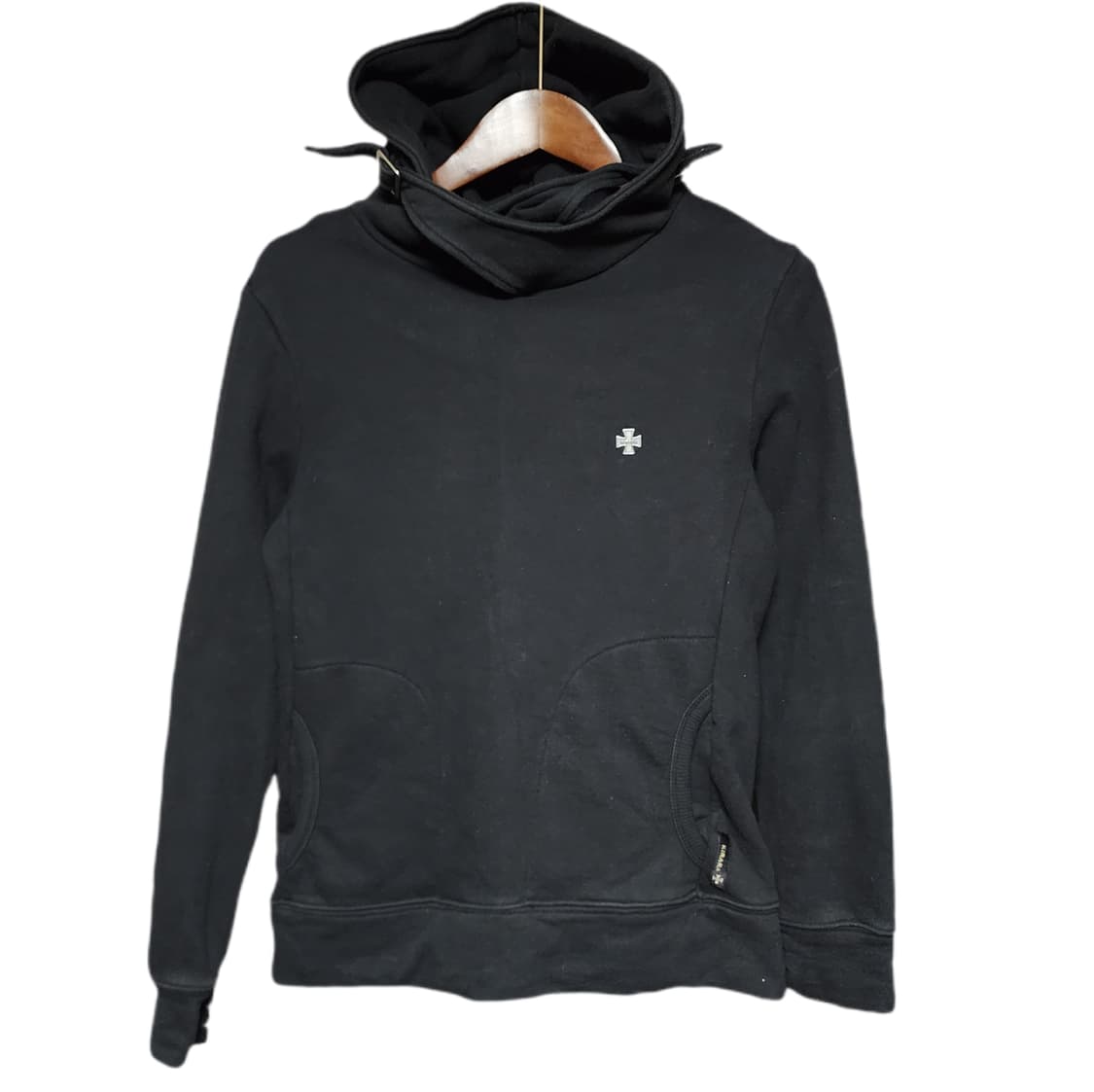 키라라 드레이프 버클 후드티 상품이미지1