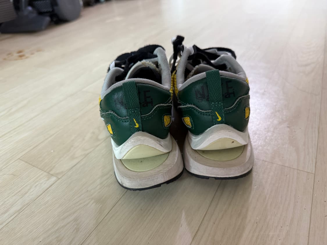 나이키 사카이 그린 옐로우 스니커즈 상품이미지3