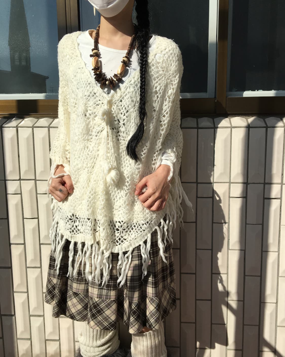 Pom pom fringe knit cape 상품이미지1
