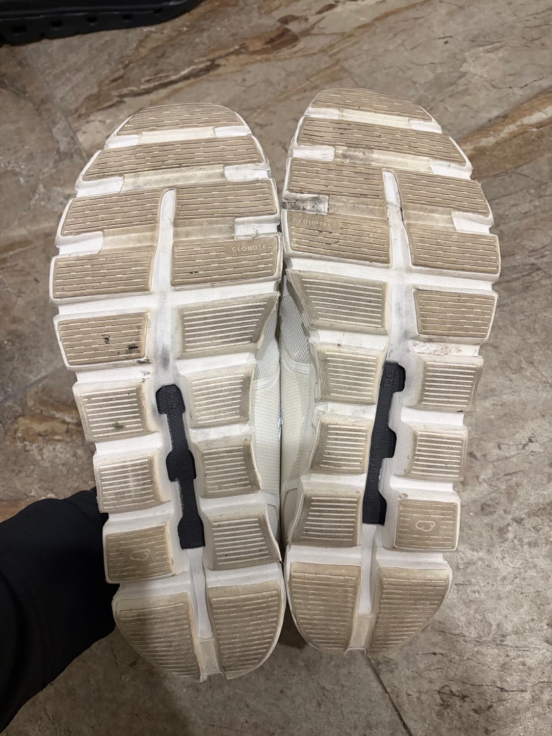 온러닝 클라우드6 화이트 B급 290 판매 상품이미지4