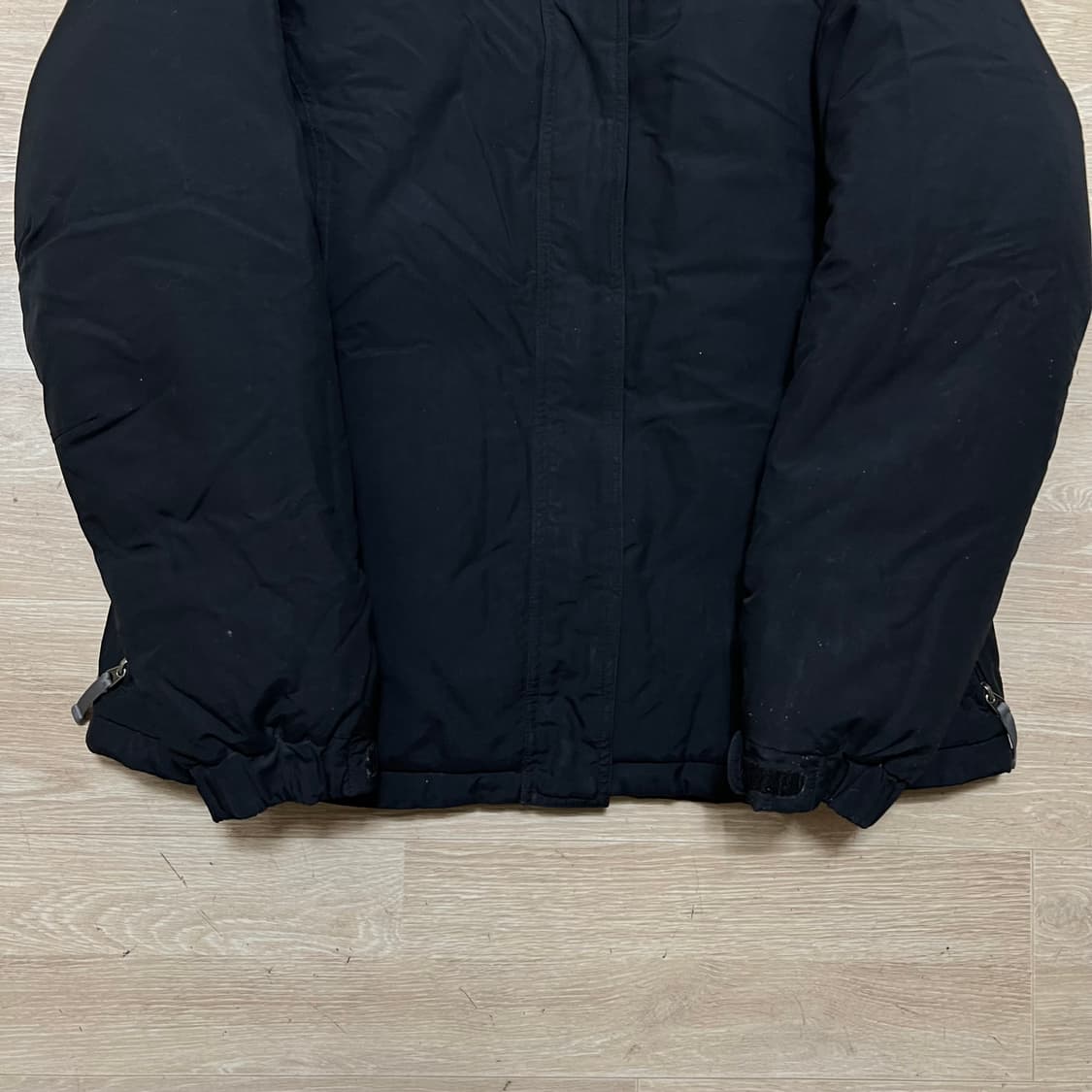 노스페이스 여성 구스다운 후드 패딩 점퍼 [블랙] L/90 상품이미지3