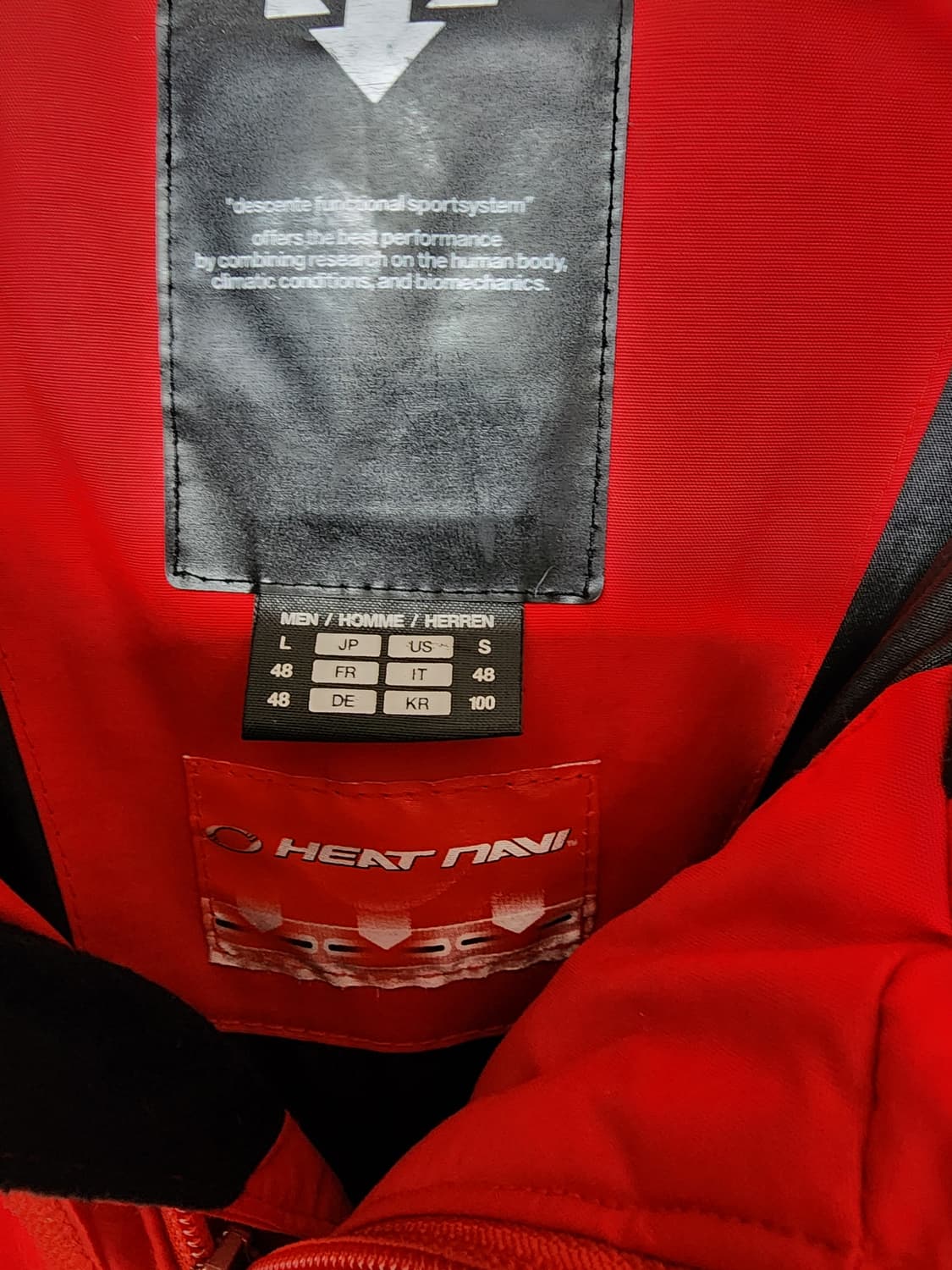 데상트  패딩 점퍼 상품이미지7