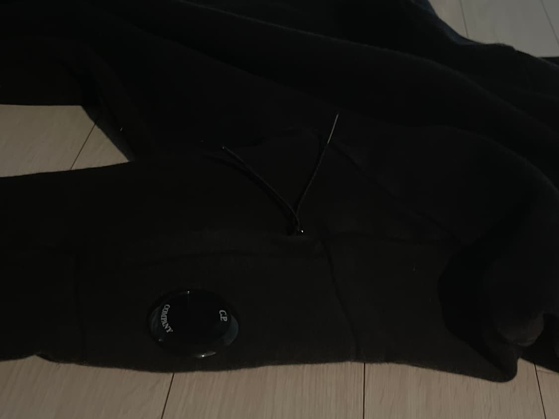 Cp컴퍼니 맨투맨 블랙 상품이미지2