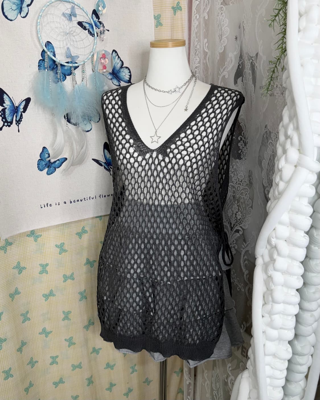 차콜 그레이 네트 브이넥 니트 베스트 상품이미지1