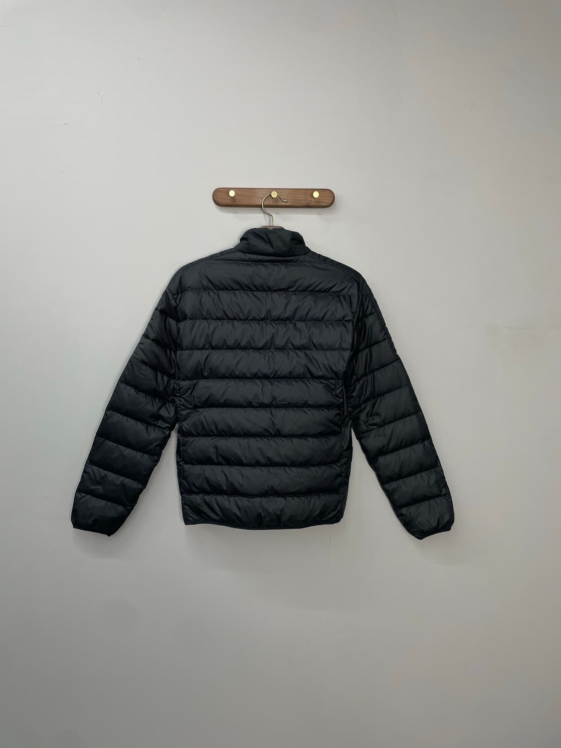 아디다스 에센셜 블랙 다운 패딩 H1341 상품이미지4