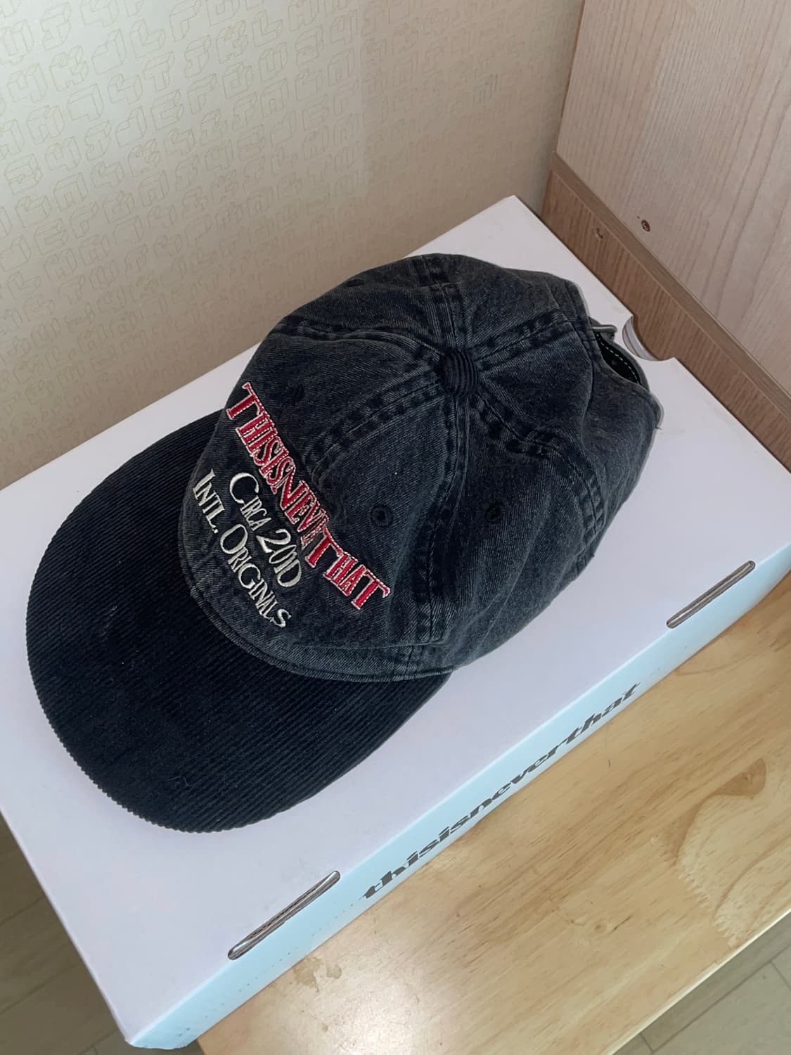 디스이즈네버댓 블랙 코듀로이 캠프캡 상품이미지2