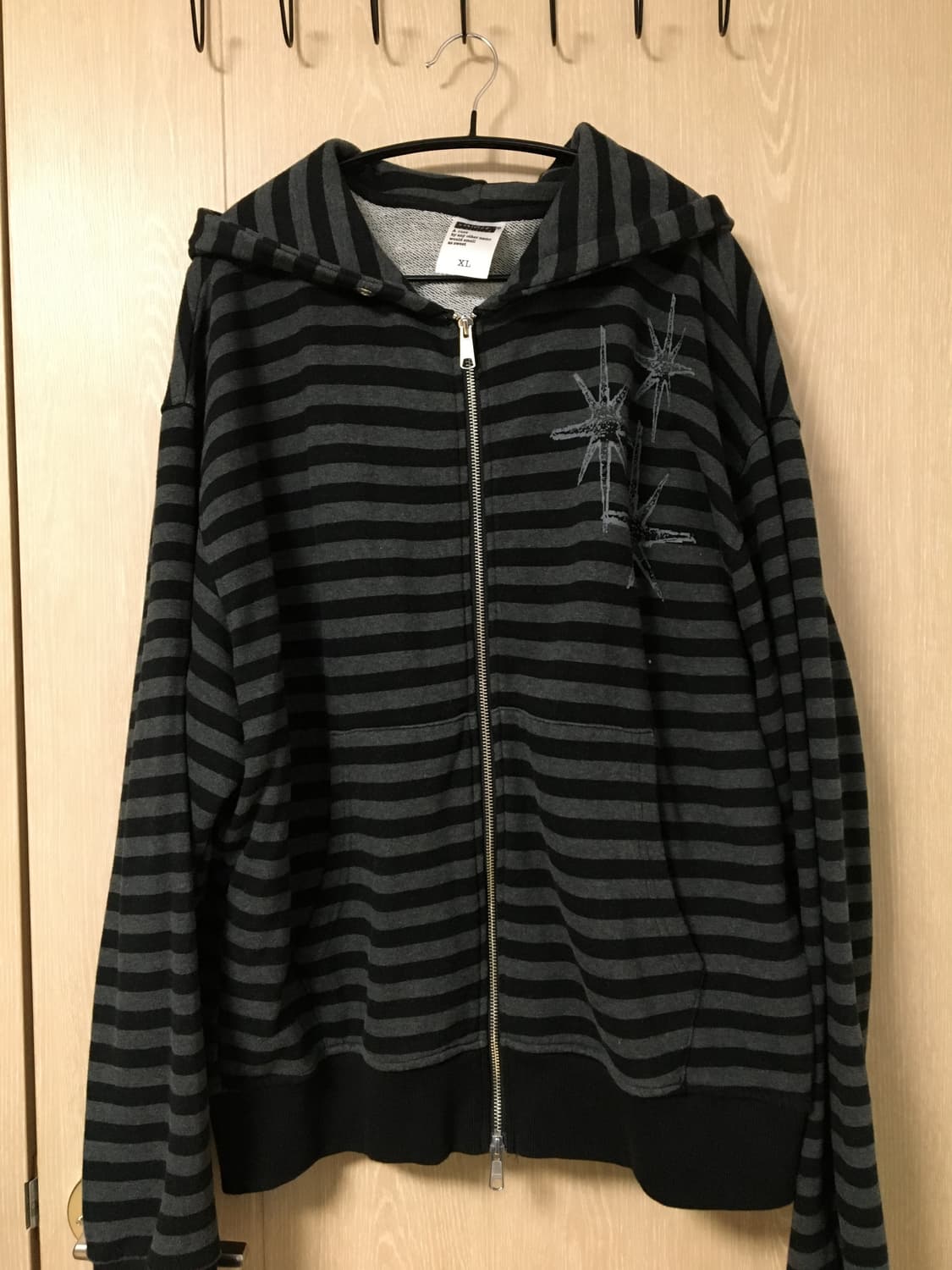 언타이틀 스테리나잇 스트라이프 후드집업 블랙 상품이미지2