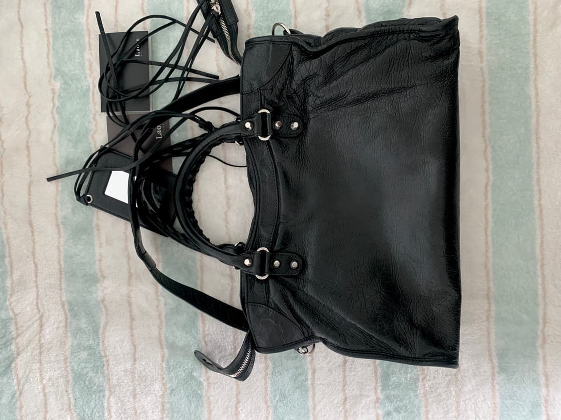 발렌시아가 모터백 시티백 미듐 블랙 은장 상품이미지8