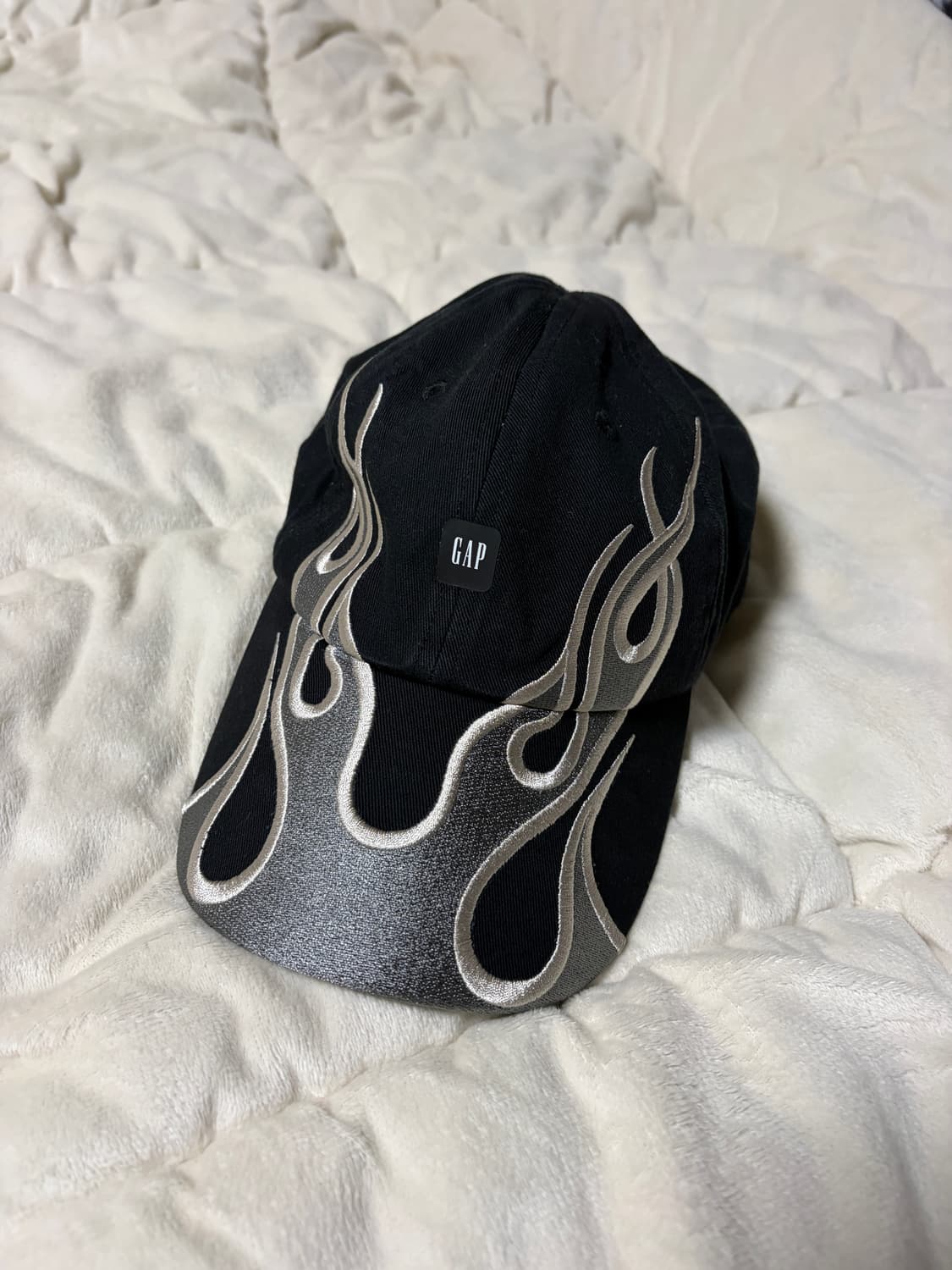 이지갭 발렌시아가 플레임캡 상품이미지1