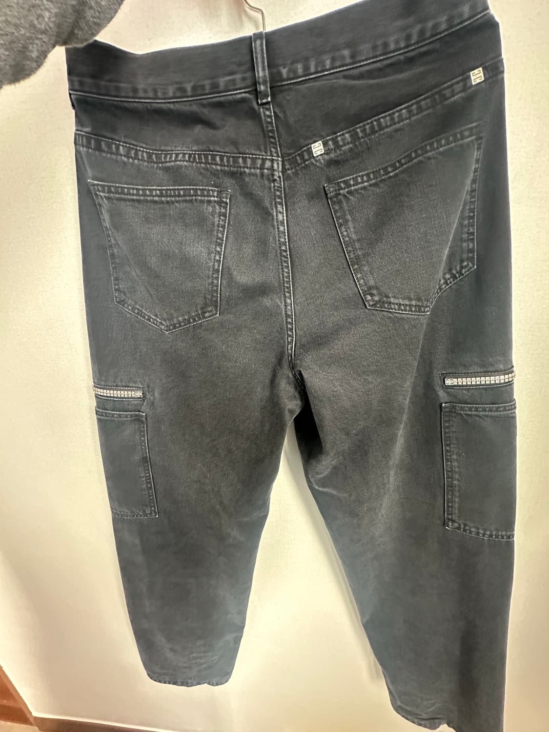 [32] 지방시 오버사이즈 카고 팬츠 상품이미지3