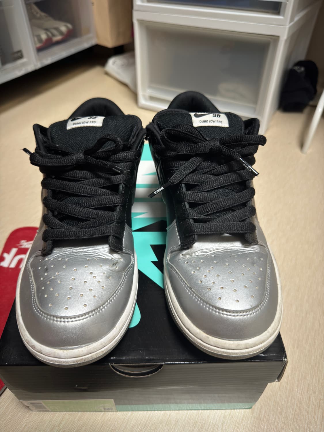 나이키 슈프림 덩크 로우 주얼 실버 275 상품이미지2