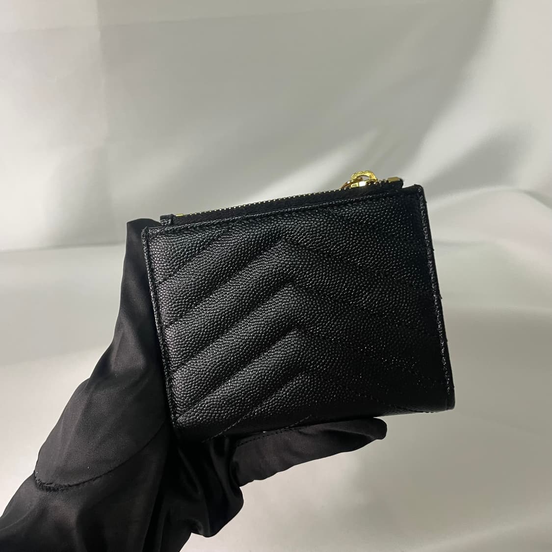 생로랑 블랙 반지갑 캐비어 금장로고 단품 상품이미지4