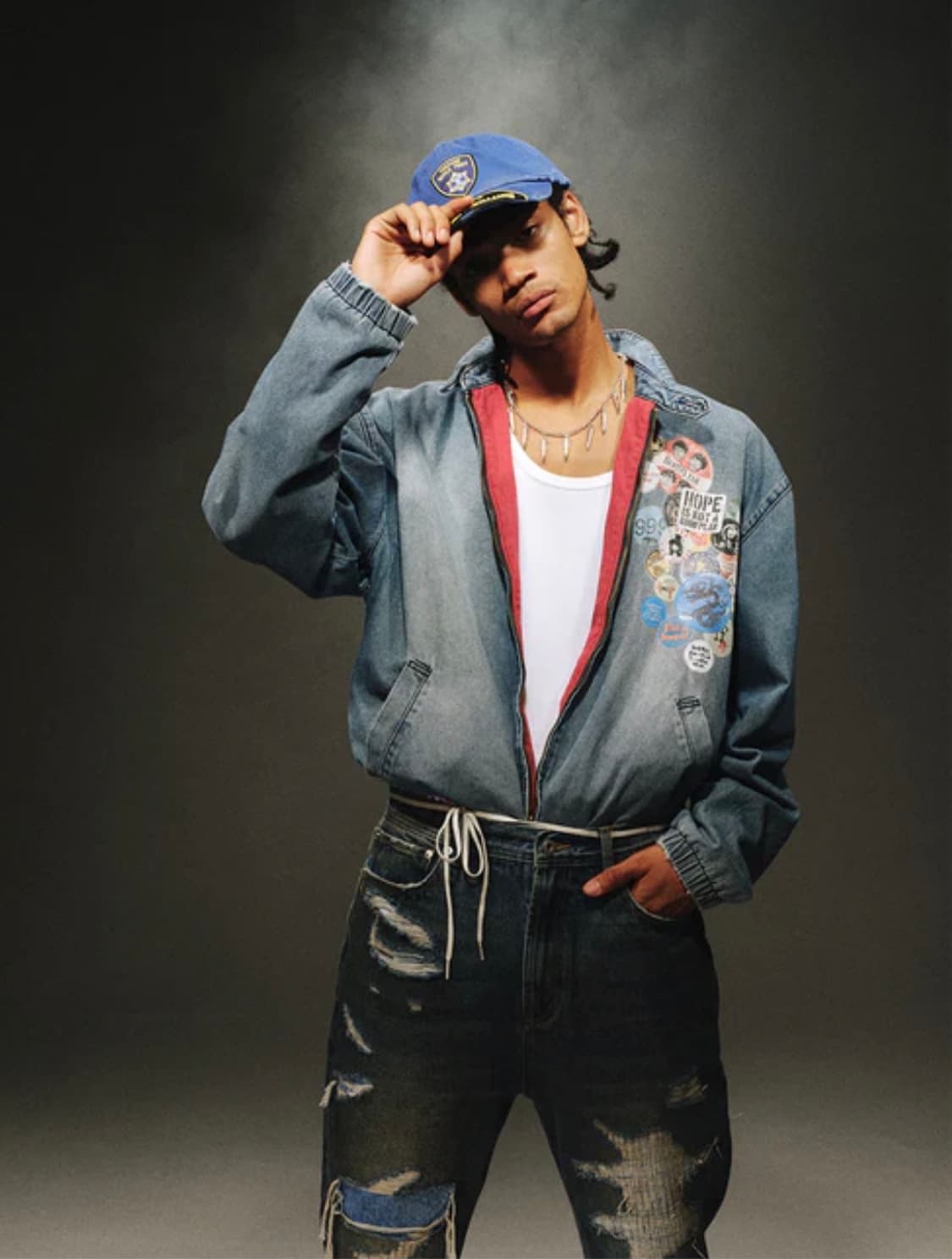 자수 핀 디테일이 있는 데님 재킷 상품이미지1