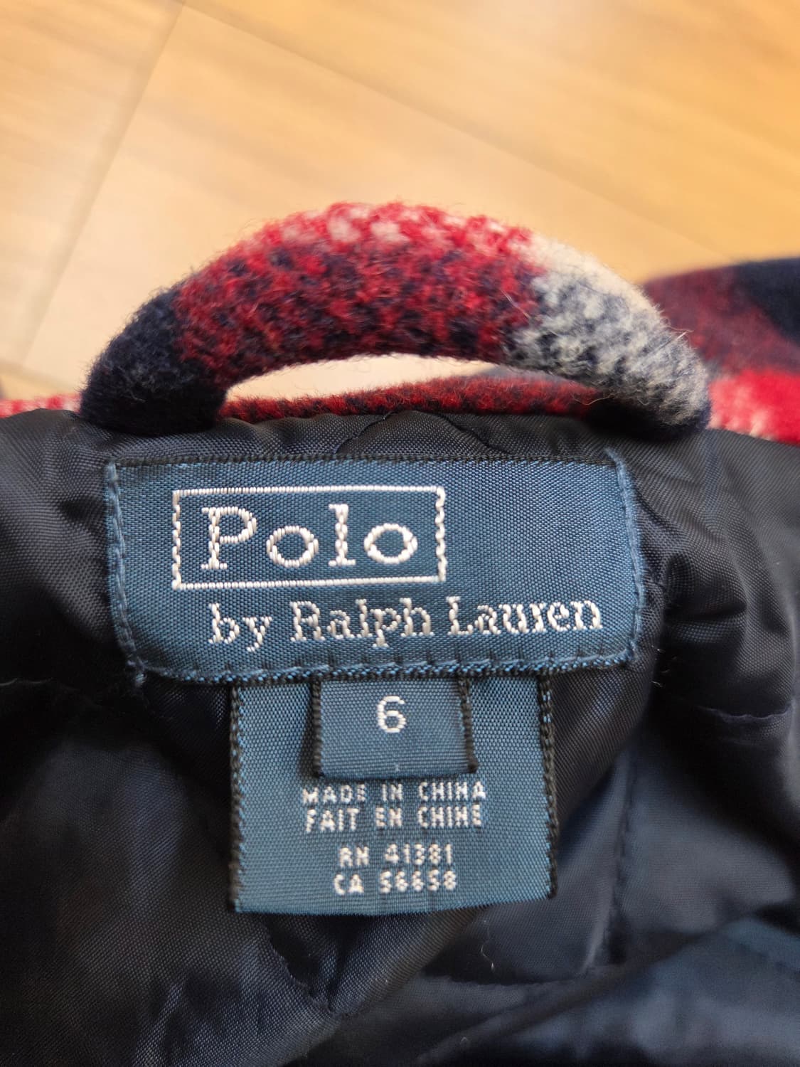 레드, 네이비, 화이트 컬러 조합이 예쁜 폴로 랄프로렌 키즈 체크 자켓입 상품이미지4