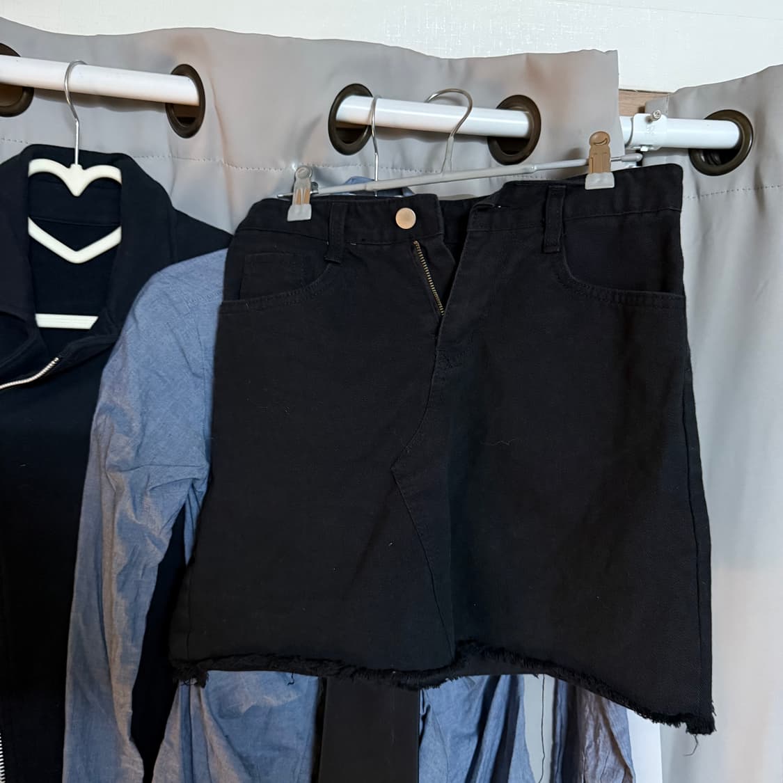 빈티지 y2k 코디세트 (갭 셔츠 + 블랙 미니스커트 코디) 상품이미지4