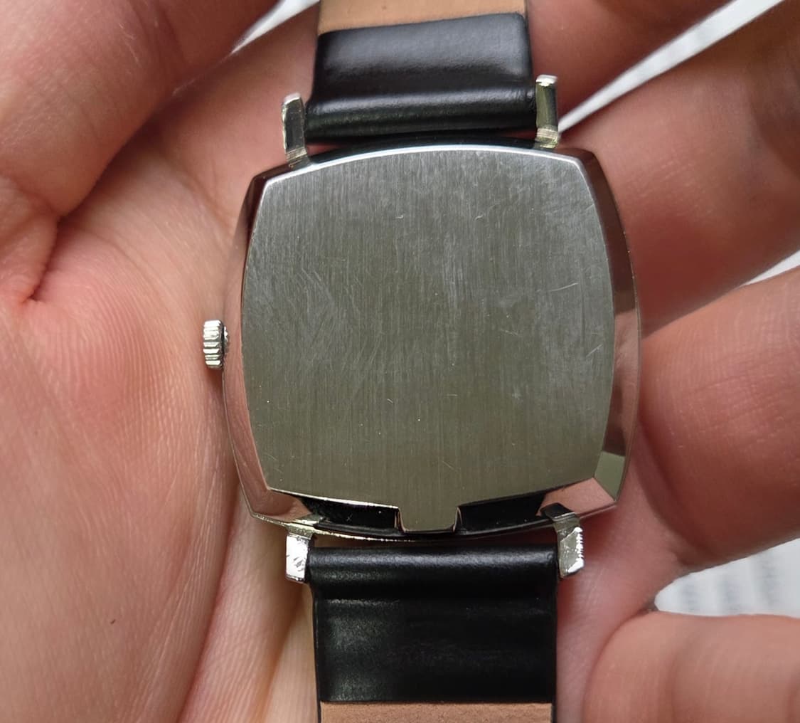 빈티지 오메가 제네브 정사각탱크 화이트 싱글데이트 오토매틱 
 상품이미지7