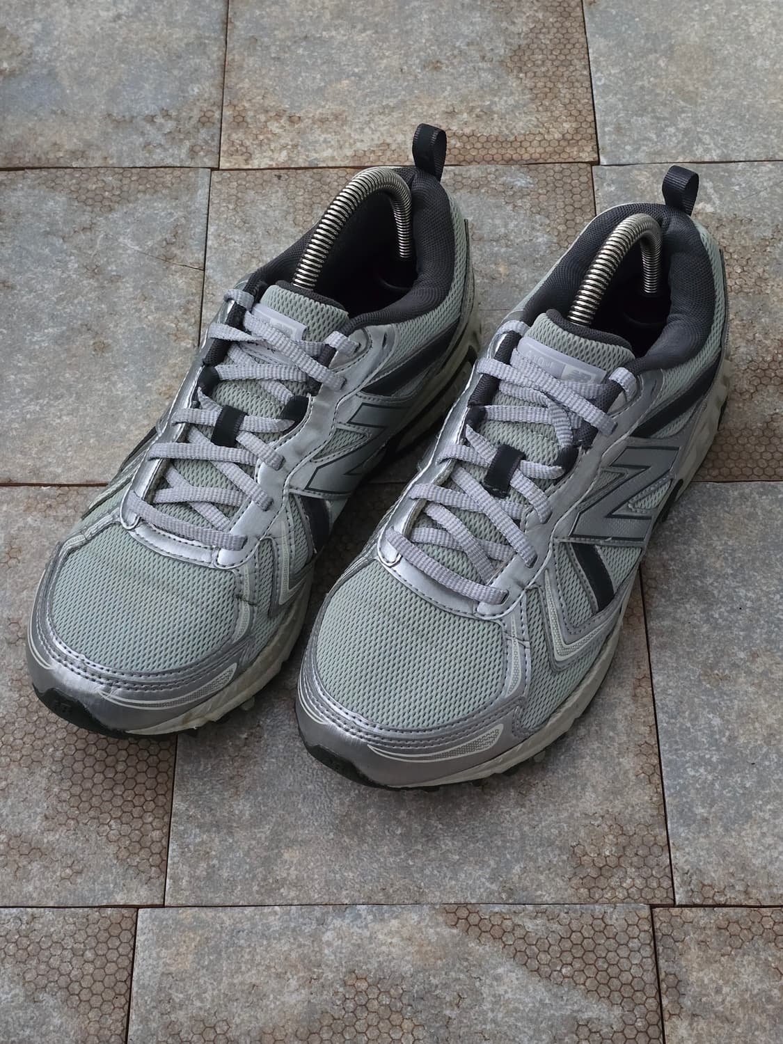 (270)뉴발란스 410 v5 실버 그레이 상품이미지1