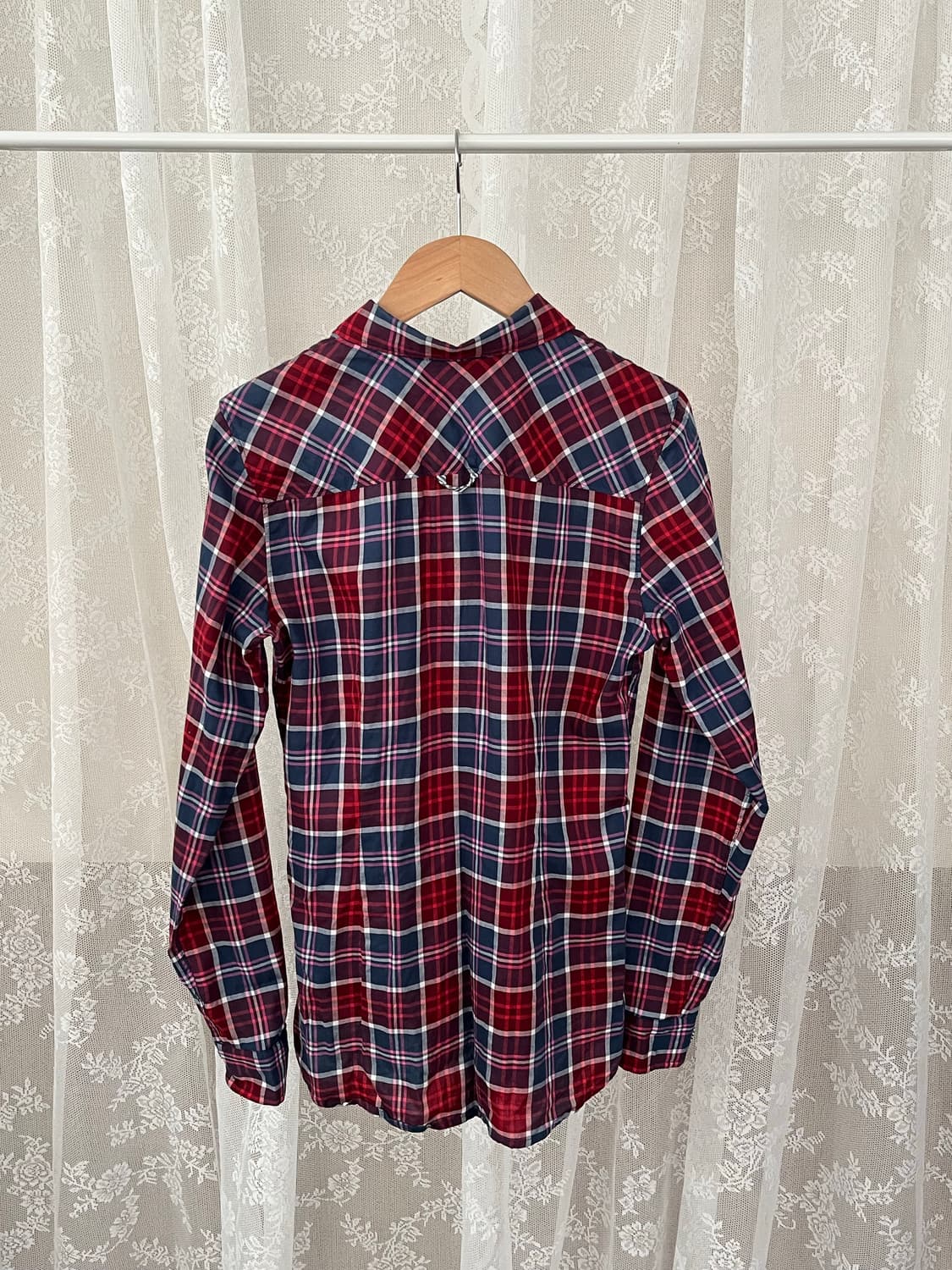 S) 타미힐피거 여성 피티드 체크 셔츠 와인 상품이미지2