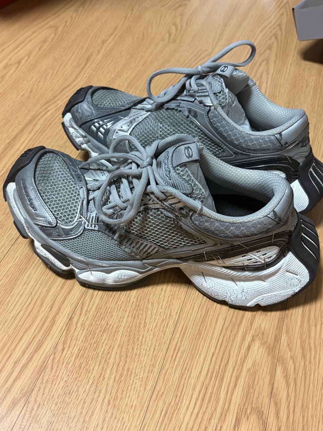 발렌시아사 스테플러 팝니다.(40사이즈) 상품이미지2