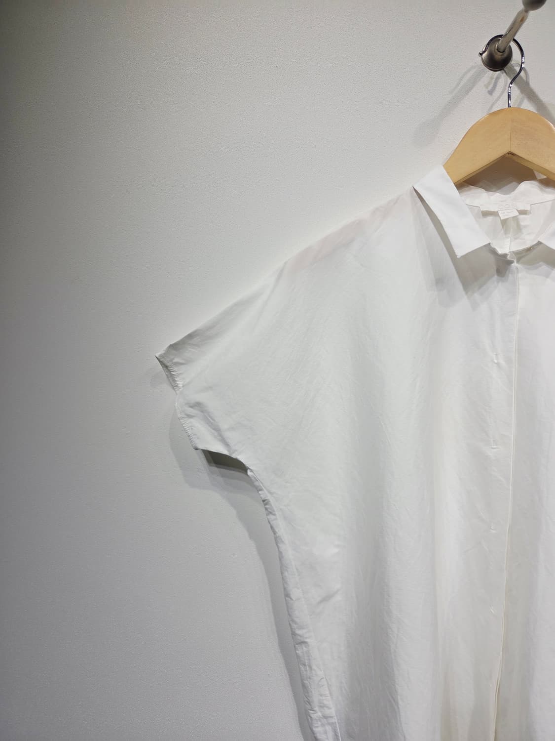 코스 COS. 여자 엘라스테인 화이트 셔츠_호칭34 상품이미지2