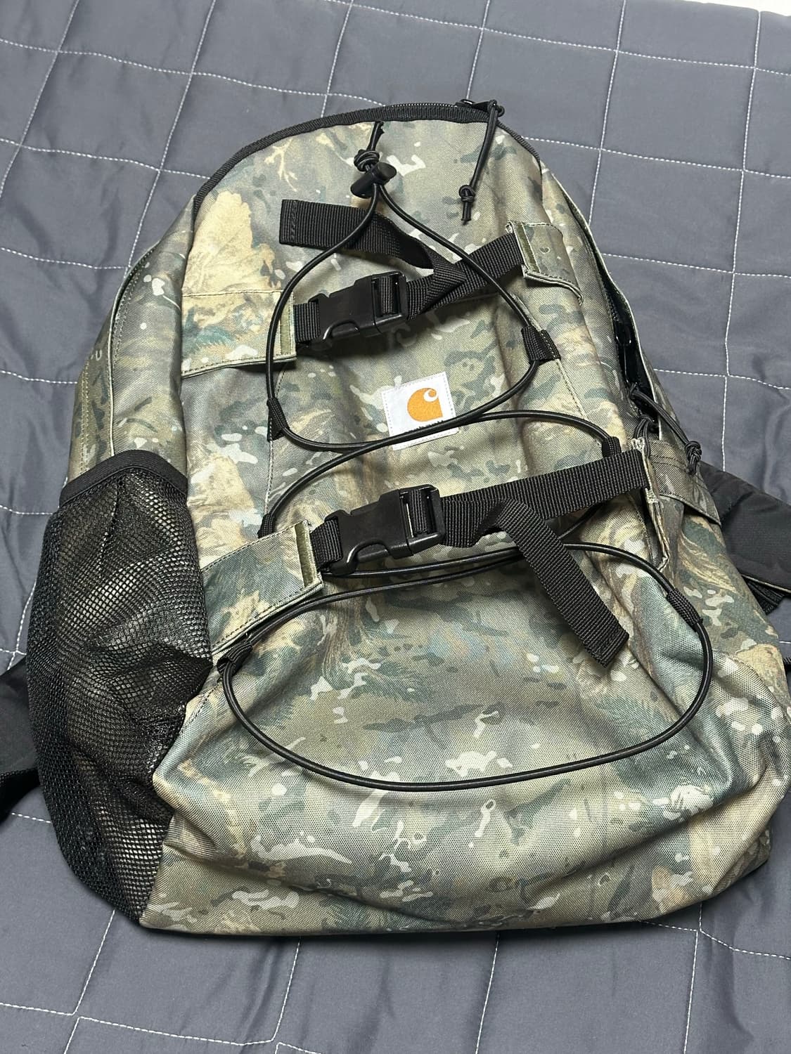 칼하트 킥플립 가방 상품이미지1