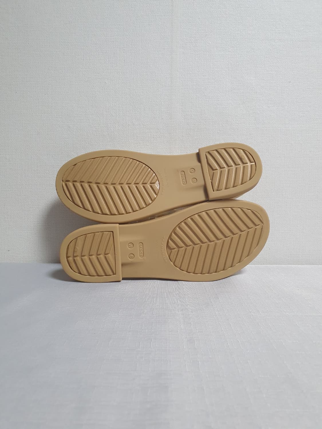 택포가 230mm 크록스 툴룸 샌들 아이보리 베이지 상품이미지9