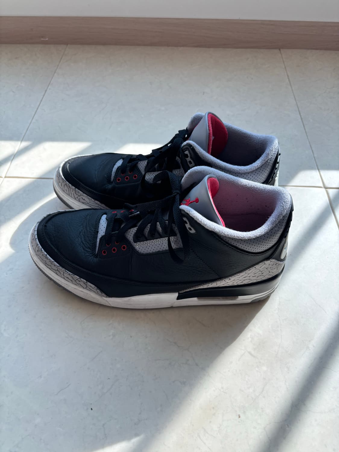 나이키 에어 조던3 레트로 블랙 시멘트 2024 (285) 상품이미지2