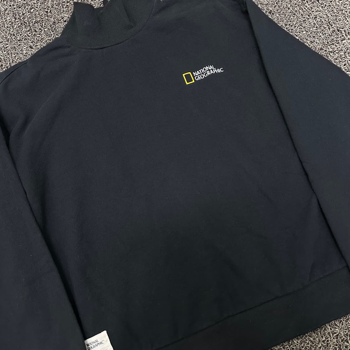 내셔널지오그래픽 여성 목폴라 울 맨투맨 블랙 90(S) 상품이미지3