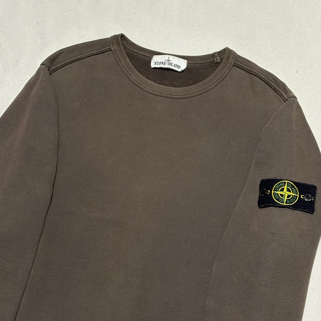 M 스톤아일랜드 와팬패치 브라운 맨투맨 상품이미지1