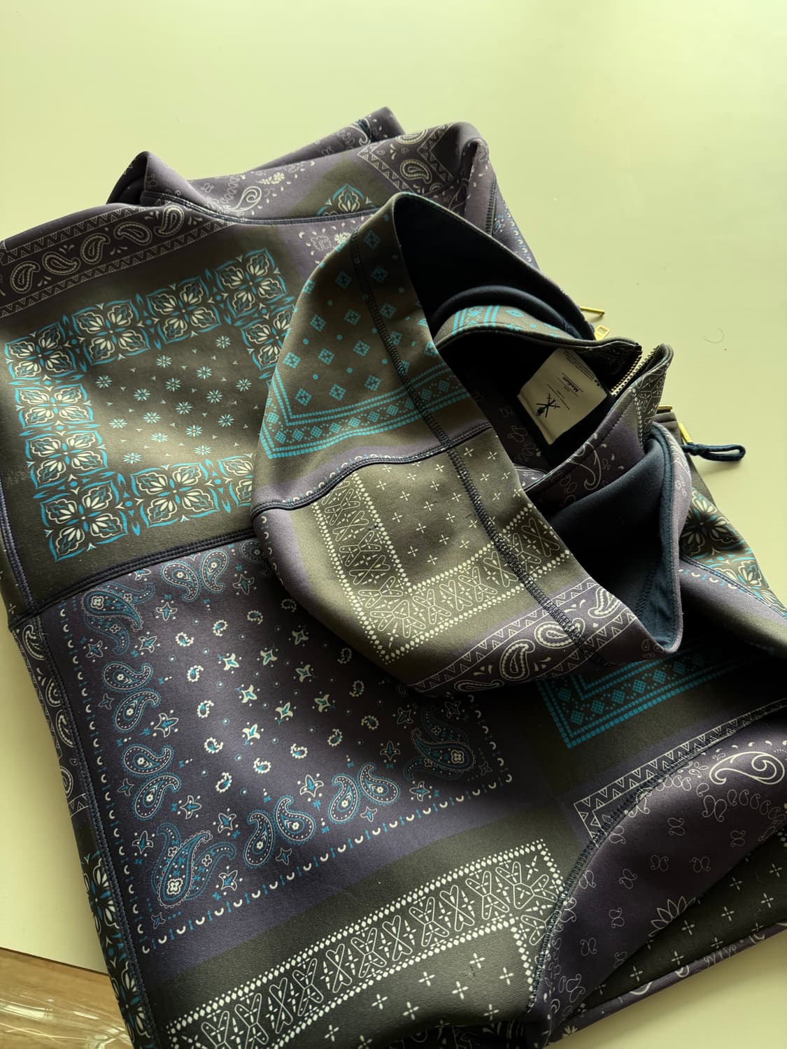 아디다스 오프닝세레모니 콜라보 페이즐리 상품이미지10