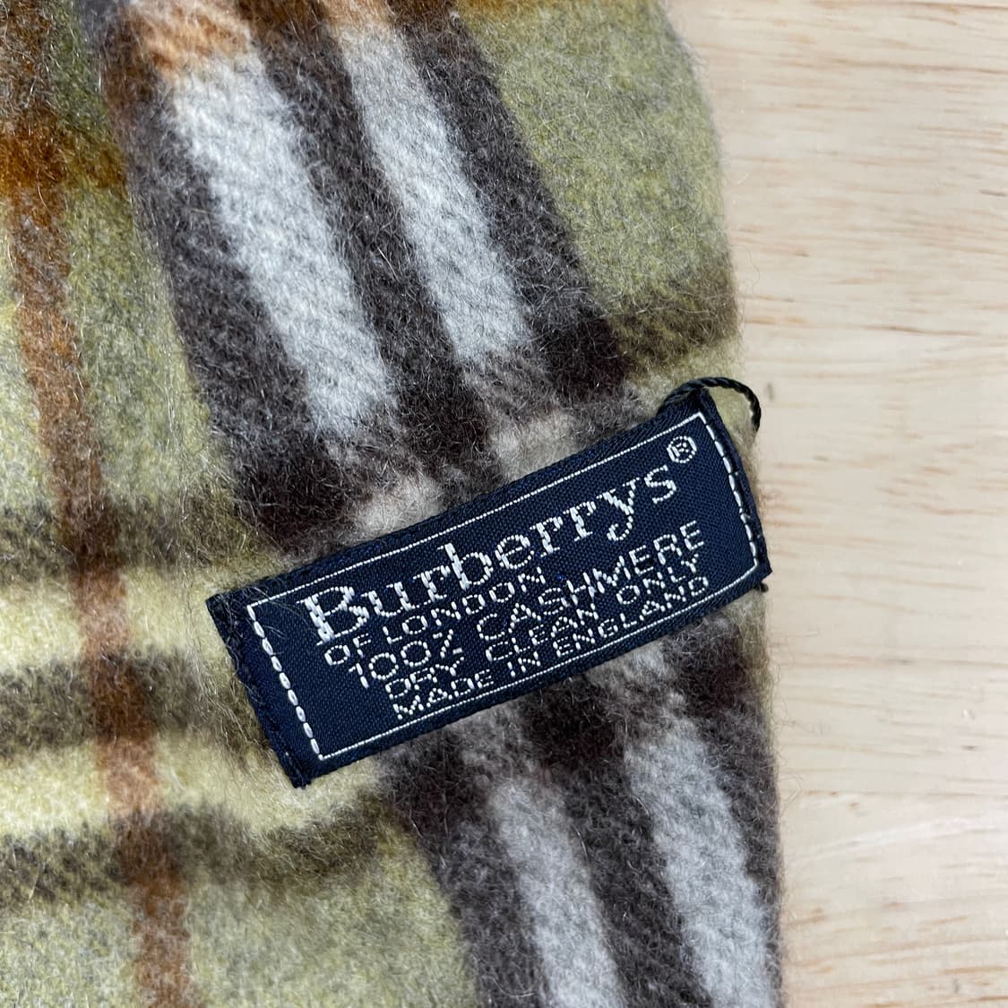 버버리 정품 캐시미어 머플러 카키 상품이미지3