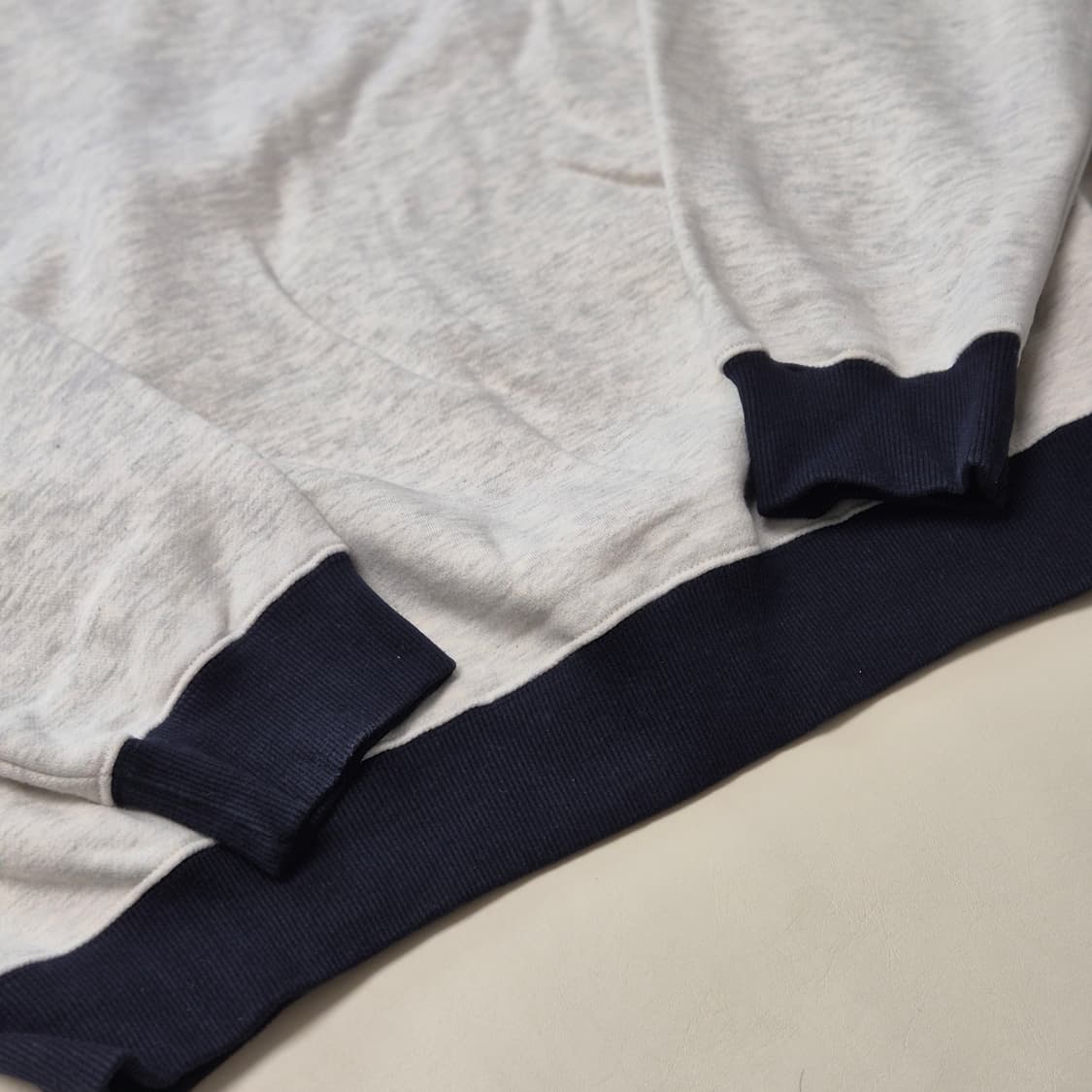 아이앱스튜디오 맨투맨 스웨트셔츠 오트밀 네이비 XL 상품이미지7