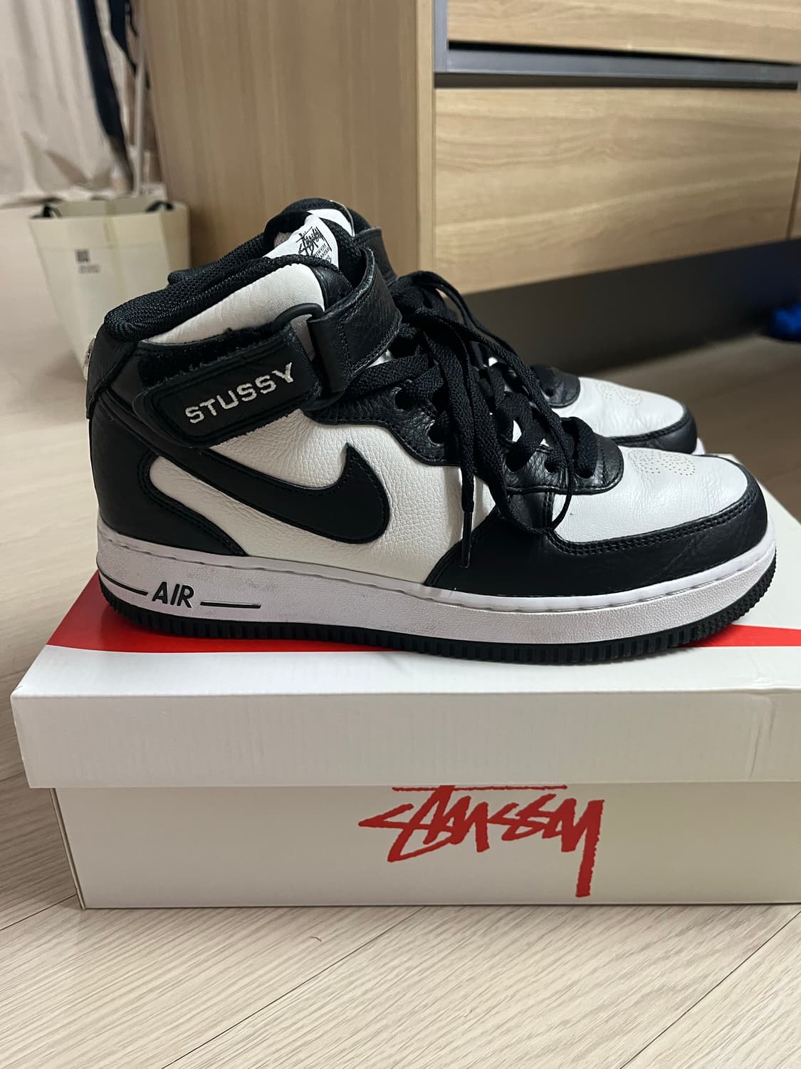 나이키 스투시 에어 포스 1 미드 SP 블랙 260mm 상품이미지3