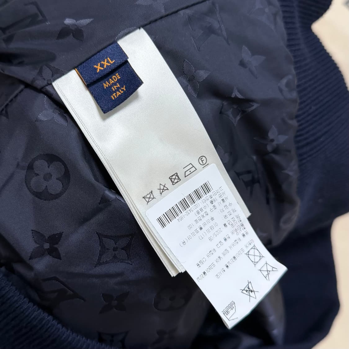 [미사용 새상품/2XL] 25FW 루이비통 레더패치 플리스 블루종 자켓 상품이미지4