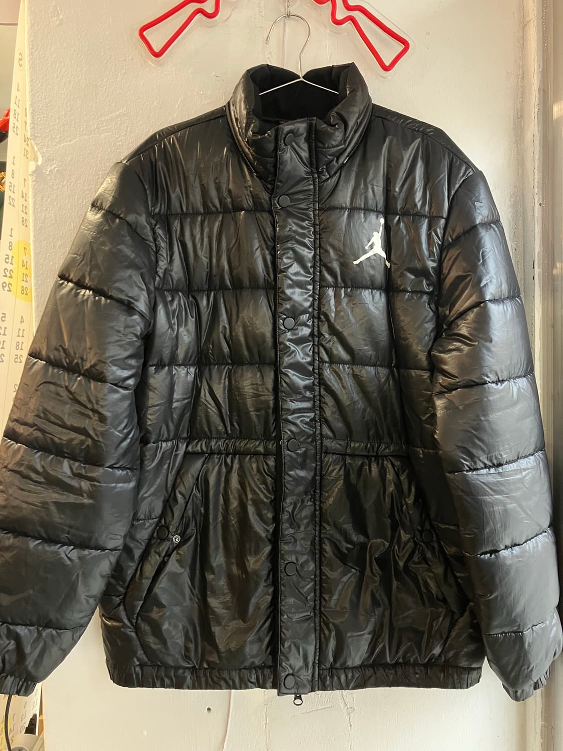 나이키 조던 유광 패딩 M 상품이미지1
