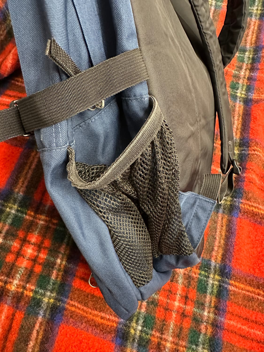 잔스포츠의 네이비 색상 백팩 상품이미지3