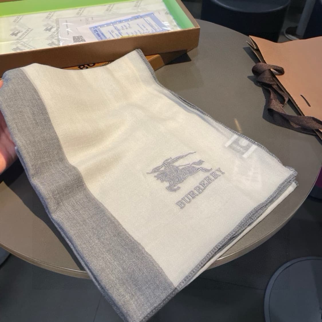 버버리숙녀 리버서블 스카프100% 램스울
 상품이미지2