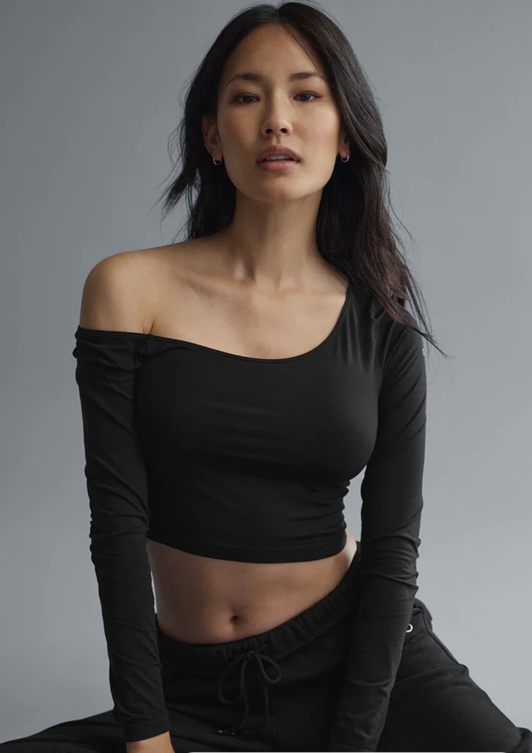 알로 Asymmetric Sheer Glow Long Sleeve 상품이미지4