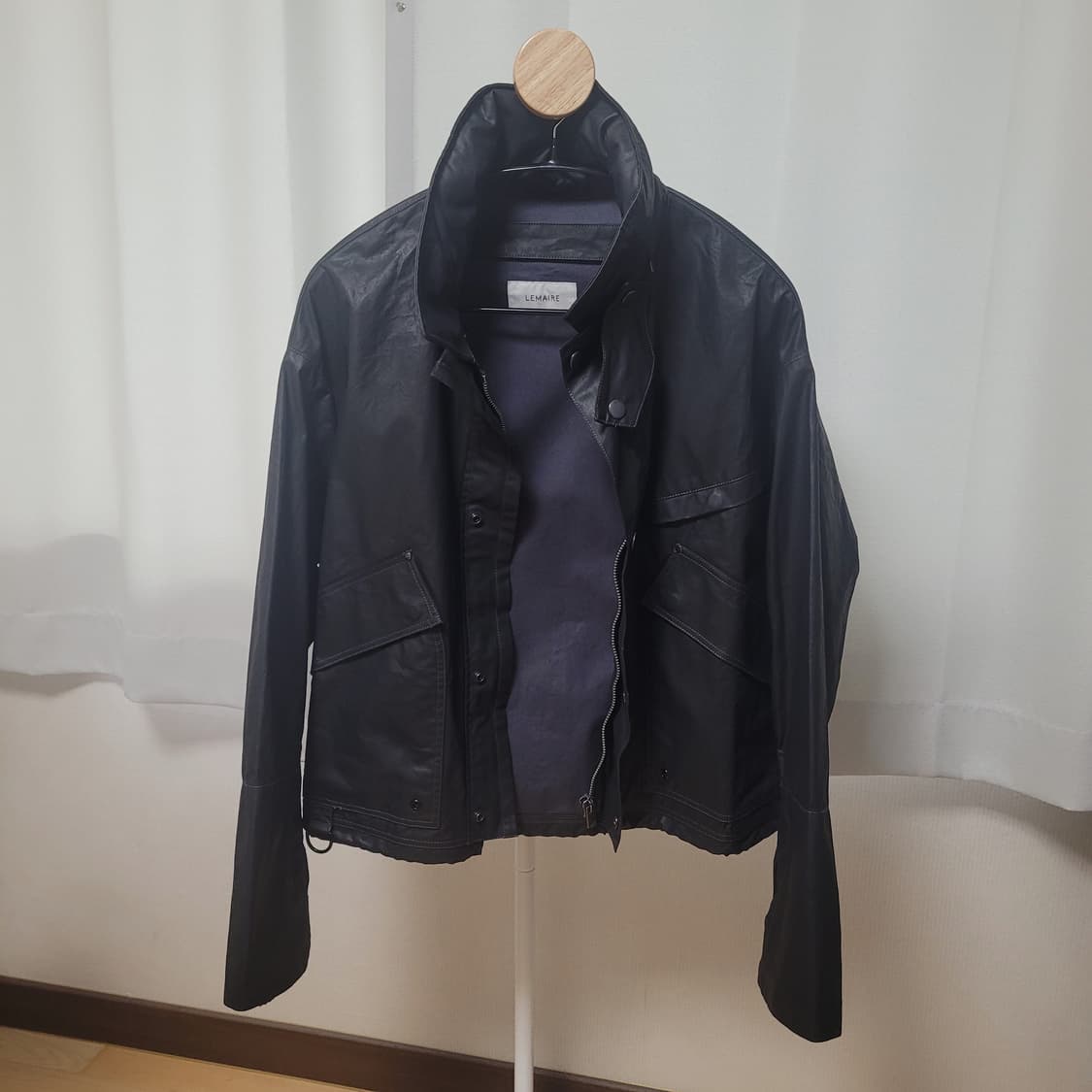 르메르 25fw 레인 숏자켓 오닉스 런웨이 피스

 상품이미지2