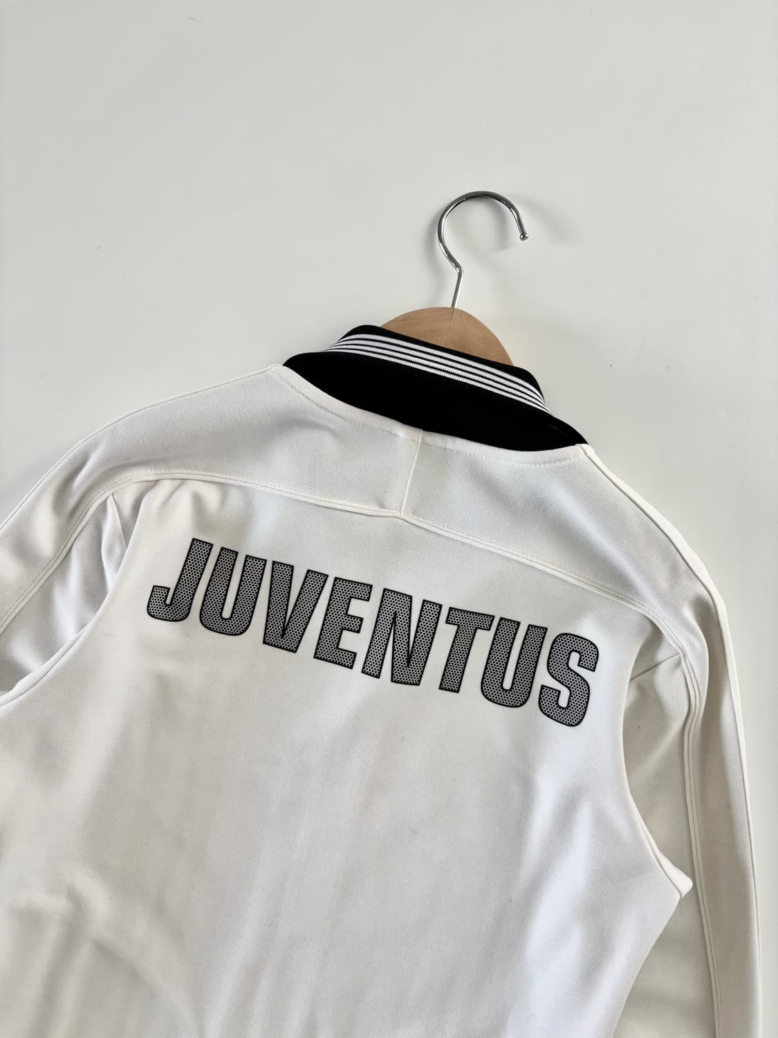 Nike 나이키 유벤투스로고 화이트블랙 트랙탑 상품이미지4